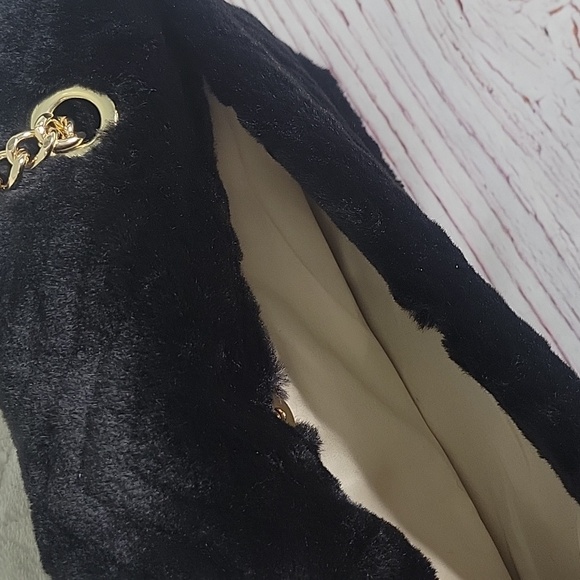 International Concepts INC Elegant Black Faux Fur Chain Shoulder Bag - Picture 5 of 7